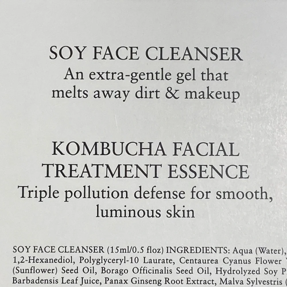 Gift bag FRESH Soy Face Cleanser & Kombucha Facial Treatment Essence travel size